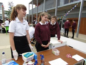 School children raise money for Sri Lanka