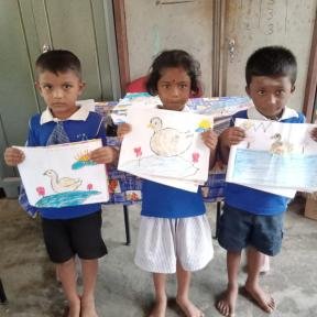 Sri Lanka students painting pictures