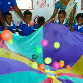 200-multi-coloured-balls